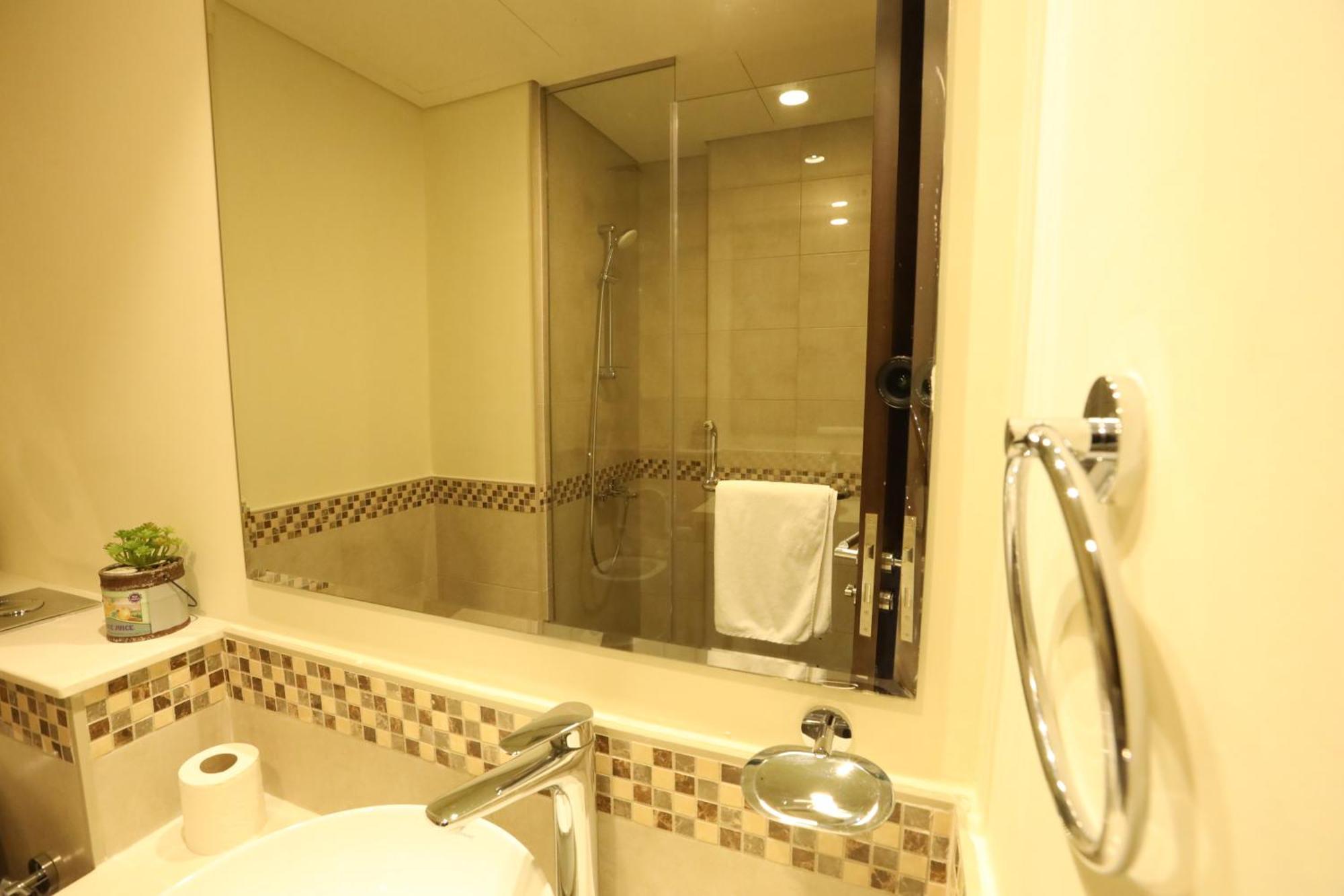 Apartment Brown Stone - Burj Khalifa & Pool View Vera Dubai