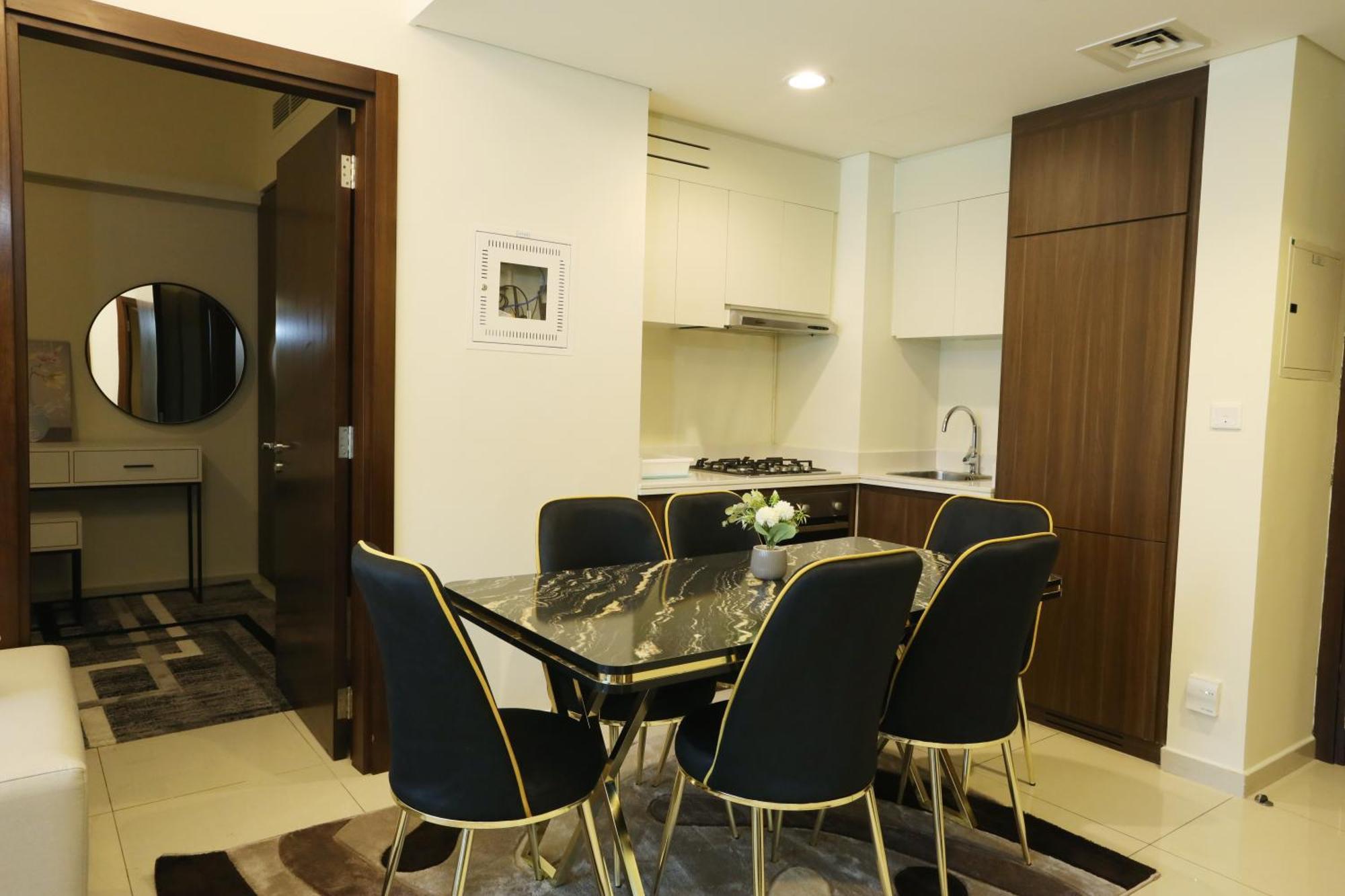 Brown Stone - Burj Khalifa & Pool View Vera Apartment *